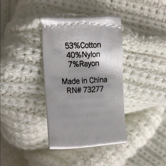 Pretty white sweater - Picture 6 of 6